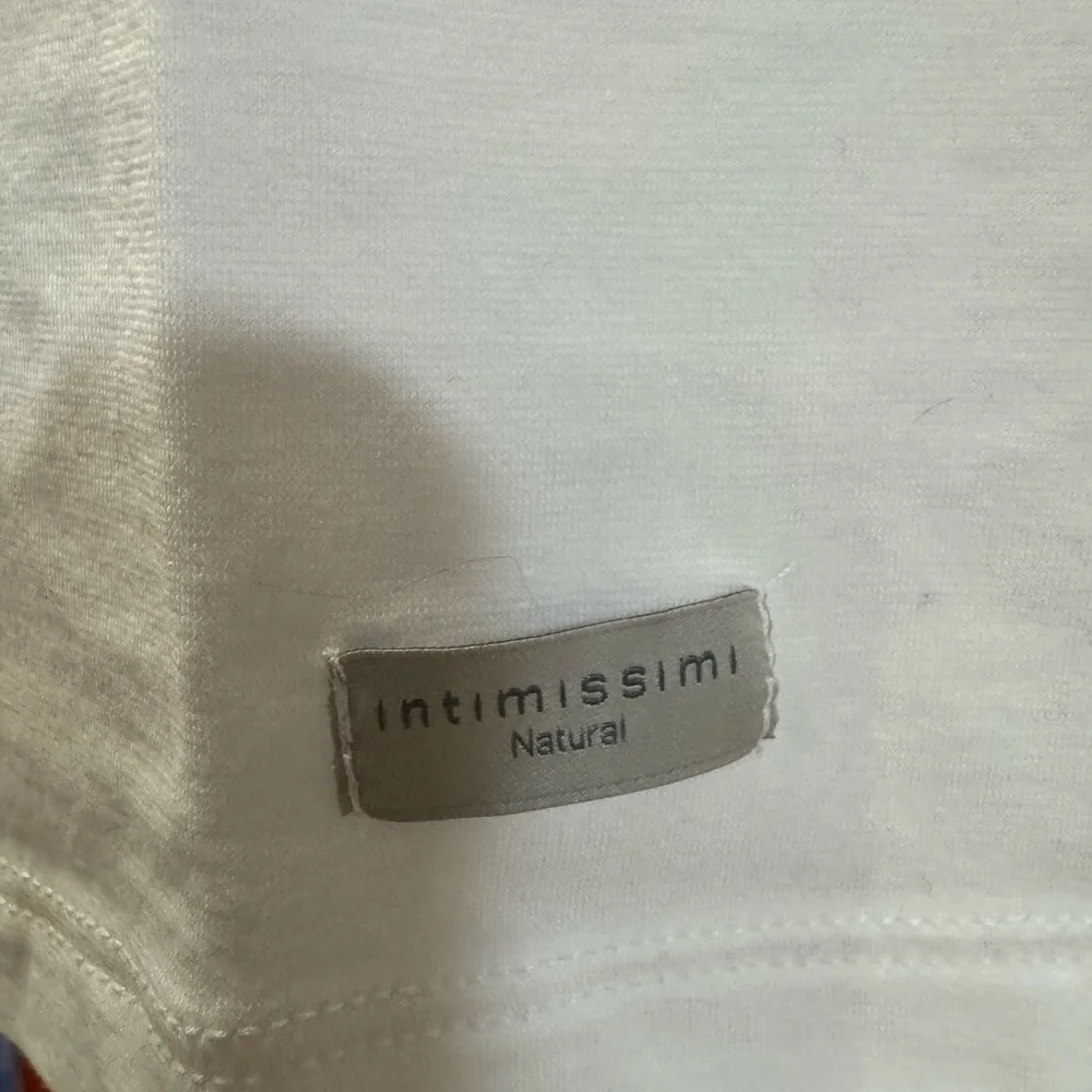 Intimissimi VS of Italy super soft and luxurious white tank top. NWT - Size M - Picture 3 of 8